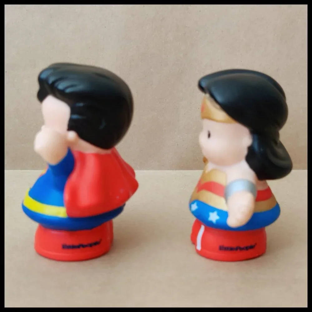 4x Fisher Price Little People -DC Heroes- Superman, Wonder Woman, Batgirl, Robin - Picture 5 of 15
